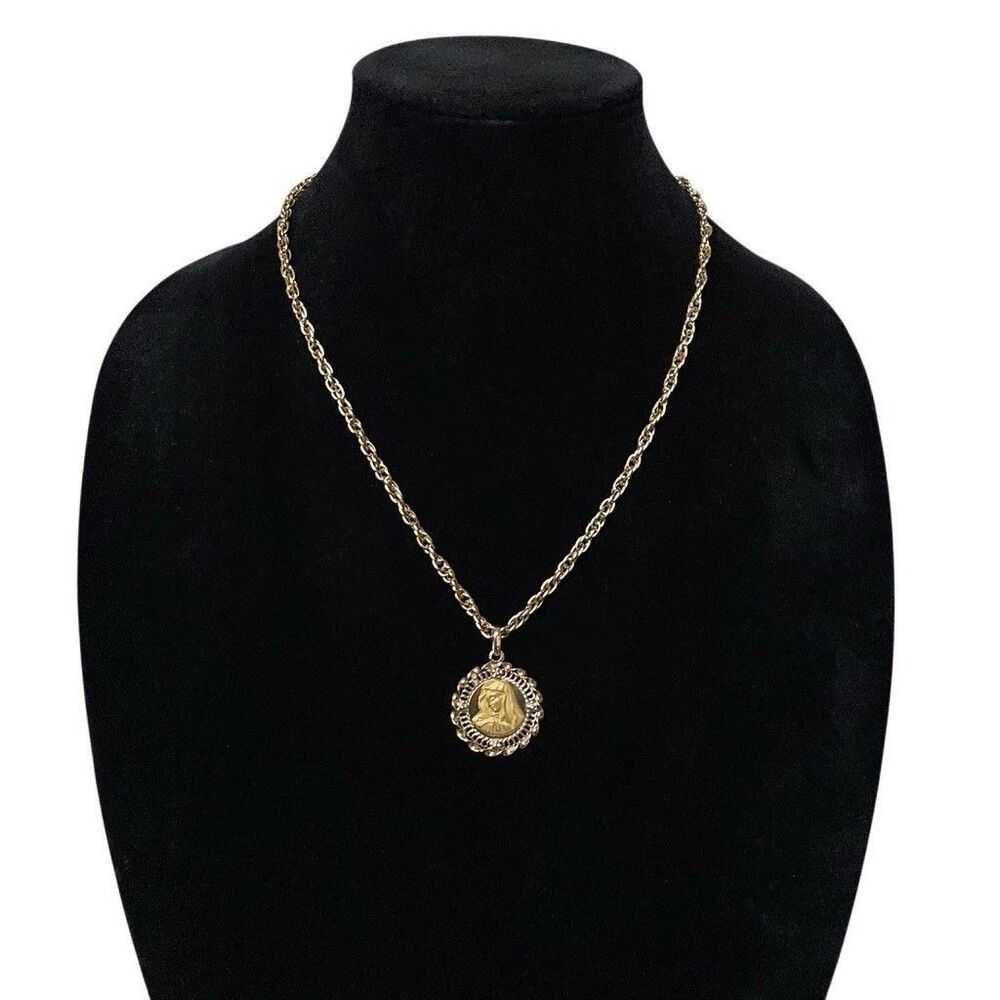 Vintage 18K 750 Gold Virgin Mary Madonna Pendant Charm Italy with Chain & Box 5g - Picture 4 of 14